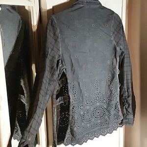 BUNDLE 5 FOR $20 GIMMICKS button up: small